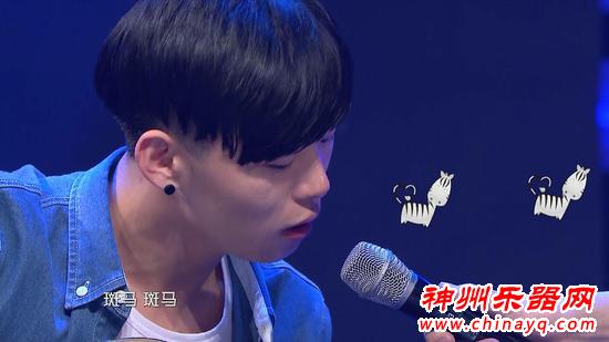 TFboys编舞现身星动亚洲 弹吉他破音走调