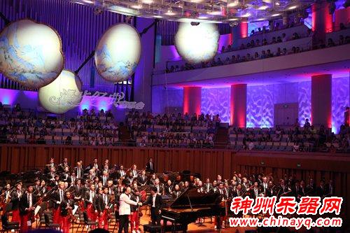 李云迪携手著名指挥家迪图瓦 中国国家大剧院奏响乐章