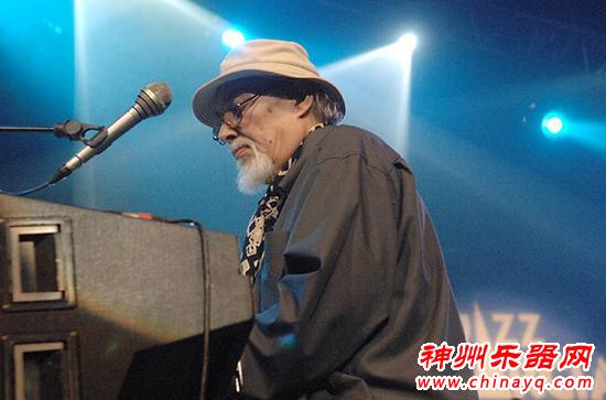 法国著名爵士音乐人艾迪-路易斯去世