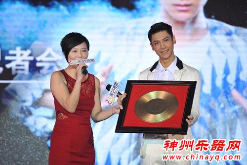 “以琛”签约美妙音乐 全能艺人罗云熙音乐之路新起航