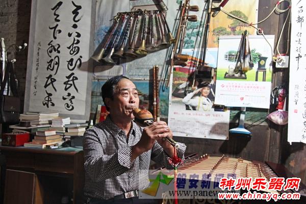 宅口村有位“文艺达人”