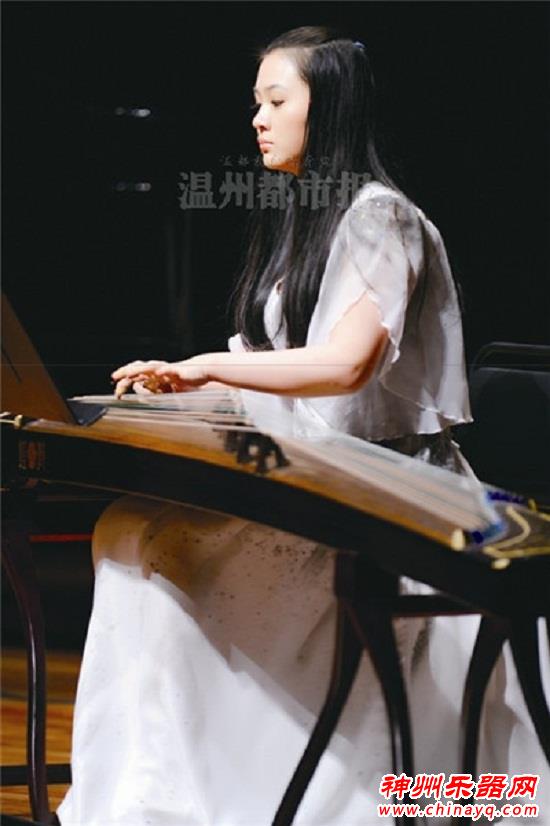 青年古筝演奏家 期待将舞台搬回家乡
