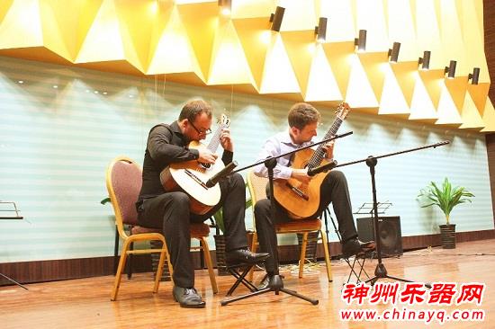 “首届秦岭国际吉他艺术节”亮相宁陕