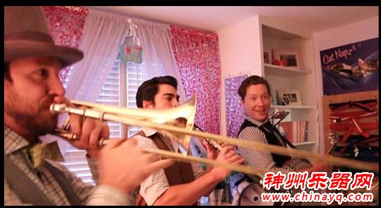 美国妈妈邀请乐队为“赖床”女儿送“早安曲”