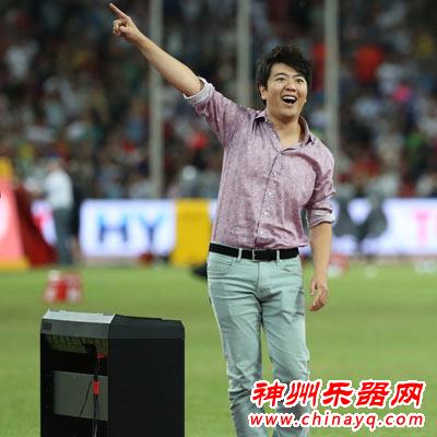 郎朗与博尔特互动 钢琴声助百米大战