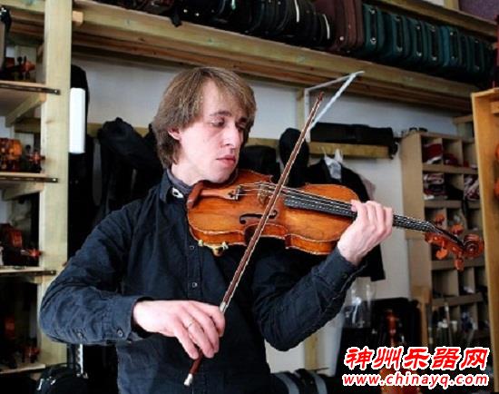追求源于热爱 比利时小提琴手梦圆英国（图）