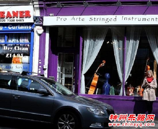 追求源于热爱 比利时小提琴手梦圆英国（图）