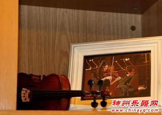 追求源于热爱 比利时小提琴手梦圆英国（图）