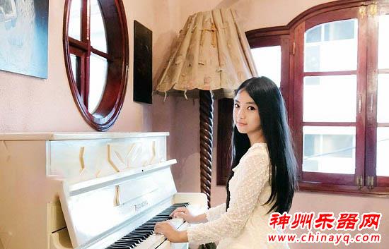 15岁钢琴精灵曾与朗朗同台 钢琴学业都不落