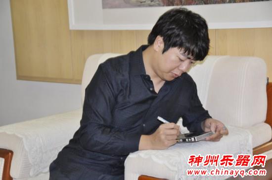 著名钢琴家朗朗做客人民网（图）