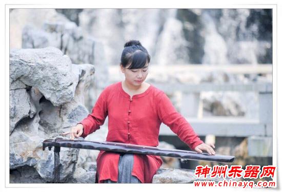 学琴、教琴 大连女孩范晓蔓的古琴人生