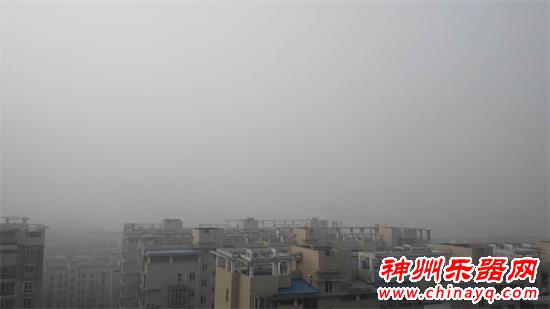 活在灰蒙蒙的世界里 12月19日郑州雾霾爆表