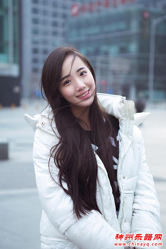 艺考生原源技能逆天 同时演奏多种乐器（图）