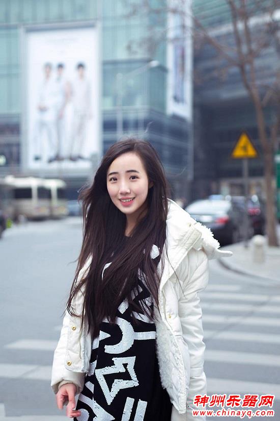 艺考生原源技能逆天 同时演奏多种乐器（图）