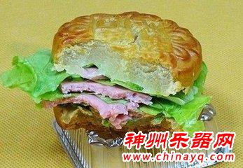 他们被逼吃月饼 今年中秋送礼千万别送月饼啦