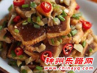 他们被逼吃月饼 今年中秋送礼千万别送月饼啦