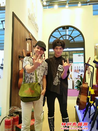 2019上海国际乐器展卢嘉森指弹吉他演绎西乐中国风