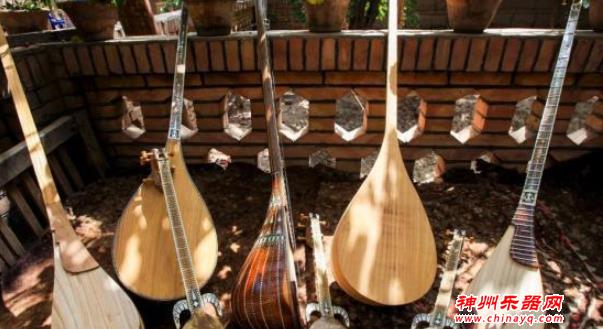 琴声悠扬——探访“中国新疆民族乐器村”