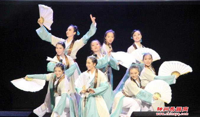 留学生办春晚 浓浓的思乡情