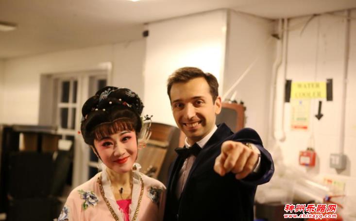 留学生办春晚 浓浓的思乡情