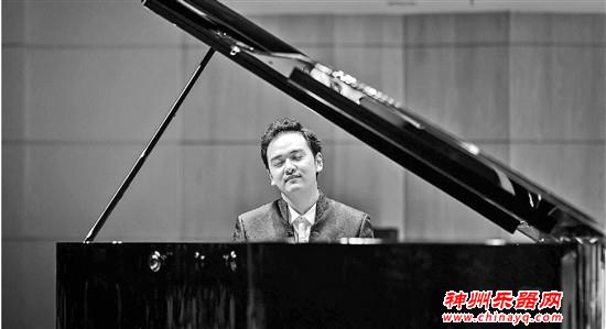 这个钢琴家练琴，从来不觉得累