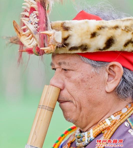 用鼻子吹的乐器 一直类似箫的乐器