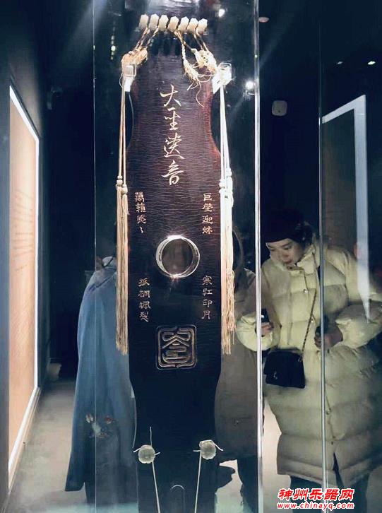 “破琴”逆袭成国宝 唐名琴“大圣遗音”亮相钟粹宫