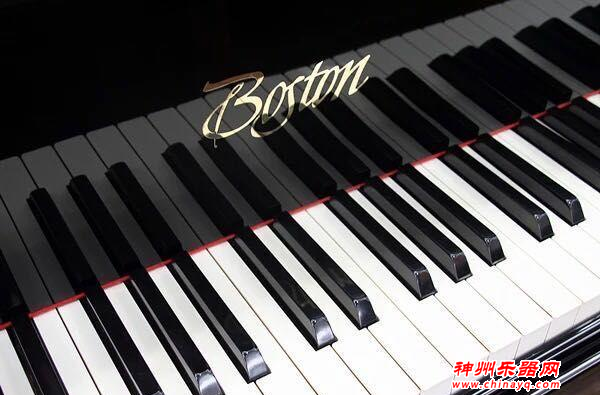 钢琴大牌相比较，究竟选哪个？