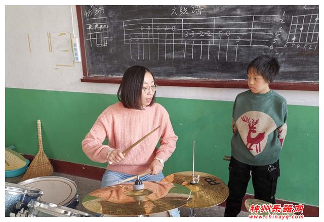 铿锵爵士鼓传导向上的生命律动