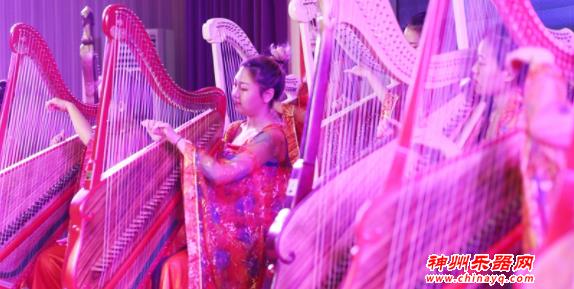 千年古乐箜篌进校园 一首《清明上河图》带你穿越历史……