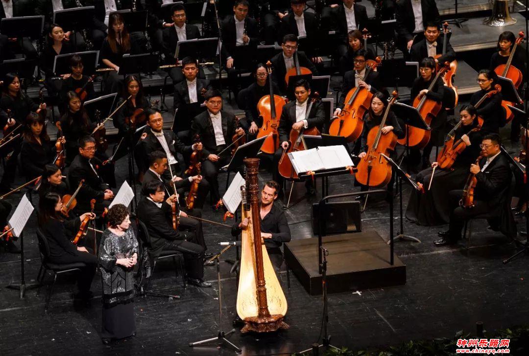 2020杭州新年音乐会举行 周江勇与各界代表共迎新年