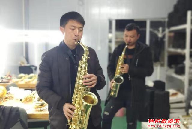 单县80后创业小伙刘安新——萨克斯的制造梦
