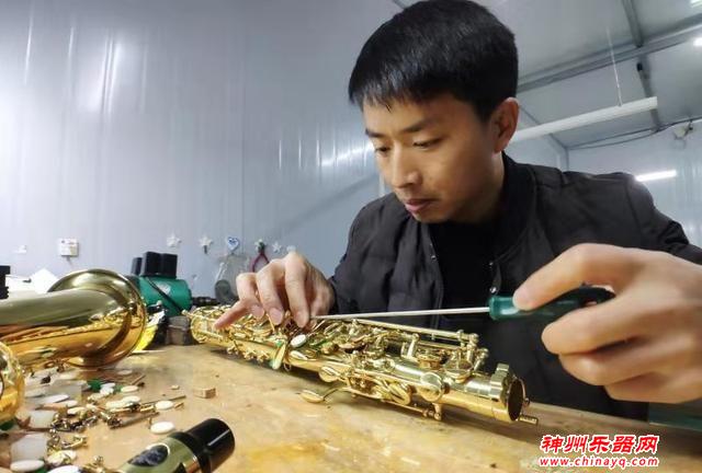 单县80后创业小伙刘安新——萨克斯的制造梦