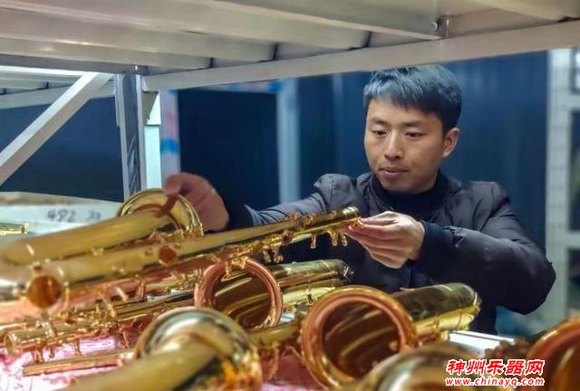 单县80后创业小伙刘安新——萨克斯的制造梦