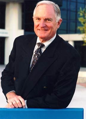 盘点那些交棒的“老兵”企业家