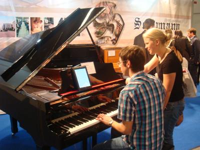 舒曼钢琴闪耀2012德国法兰克福乐器展