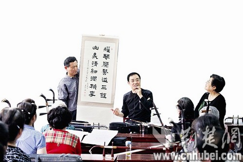 民间二胡高手赛马王  带老小孩们圆二胡梦