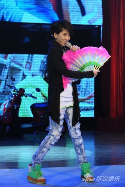 刘忻秀东北范扇子舞