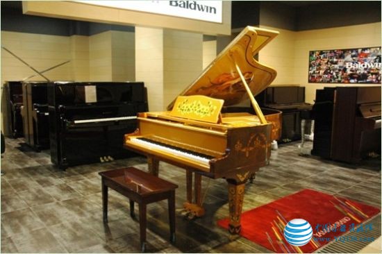 雄闻乐器入驻红星美凯龙 让钢琴成为家居风尚