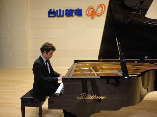 博兰斯勒钢琴成就台山音乐会最顶级演奏用琴
