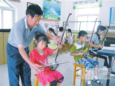 文化站里的二胡班