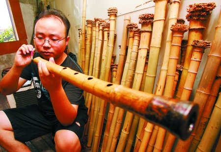尺八失传近千年 大学教师辞职奏响复兴之音