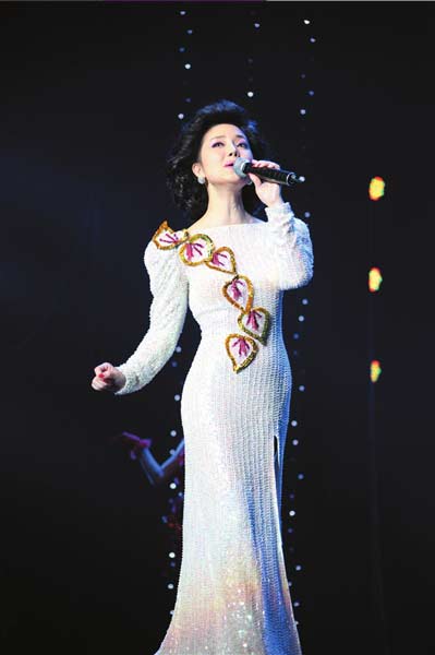 邓丽君经典金曲交响演唱会 保利再现歌后风采