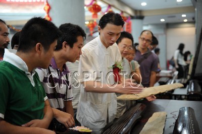 福州推广古琴艺术