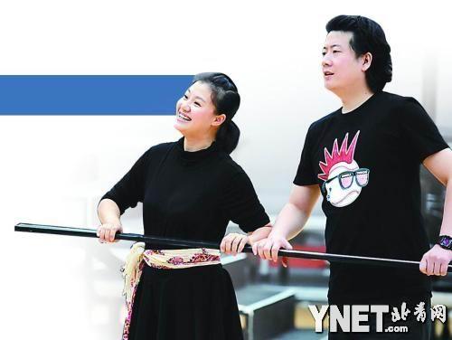 《运河谣》二度演出 王丽达戴着护腰演绎水红莲