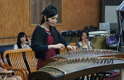 郑颖芬古筝弹唱《菊花台》