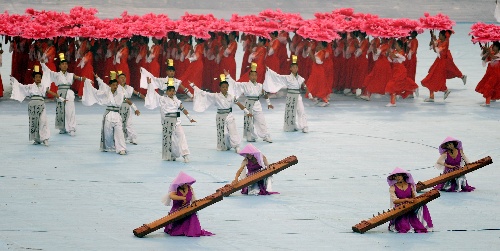 图文：郑州国际少林武术节开幕 古筝演奏