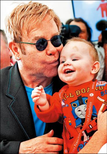 摇滚爵士艾尔顿与城市琴人丹尼尔12月在台开唱