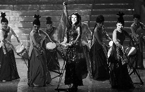 《天桥》“回家”天桥上演