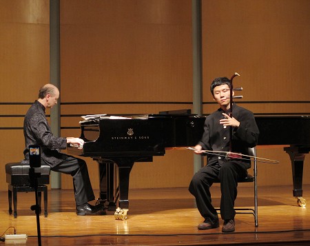 美国著名爵士钢琴演奏家伯奈特•汤普森先生来我校交流访问